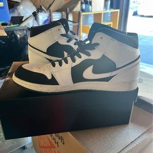 Jordan one black and white